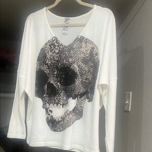 Go Couture White Skull Print Top